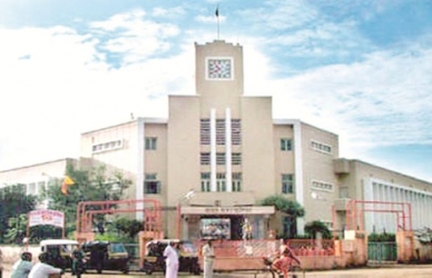 वाहतुकीस अडथळा ठरणाऱ्या वाहने, हातगाड्यांवर कारवाई