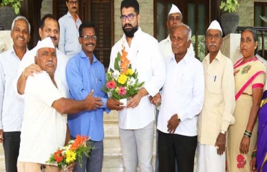 गावाच्या विकासासाठी एकदिलाने काम करा