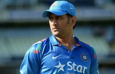 ‘मुंबई इंडियन्स’नंतर आता धोनीवरही वेब सीरिज