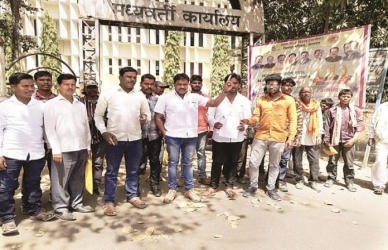 वंचित कातकरी समाजाला तात्काळ घरकुले द्या