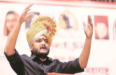 हार्दिक पटेल यांना हायकोर्टाचा हादरा, लोकसभा निवडणूक लढवता येणार नाही