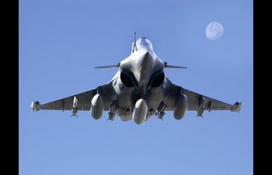 'राफेल'ची कागदपत्रे चोरीला; सरकारची कोर्टात माहिती