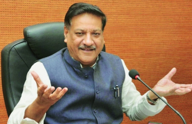 पुण्यातून लढण्यासाठी पृथ्वीराज चव्हाणांचा नकार