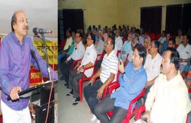 गदिमा आत्मभान ठेवून आत्मज्ञानाने तत्वज्ञान सांगणारे कवी  - राजन लाखे