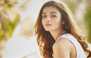 अभिनयानंतर आलियाची पावले निर्मिती क्षेत्राकडे!