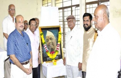 यशवंतराव चव्हाणांनी राजकारणाबरोबरच मराठी साहित्यासाठीसुद्धा विशेष योगदान दिले - सचिन सूर्यवंशी