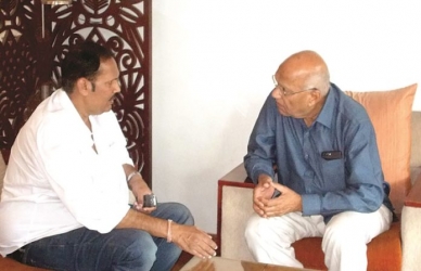 खासदार उदयनराजेंची जोशी व मोहिते यांच्या निवासस्थानी भेट