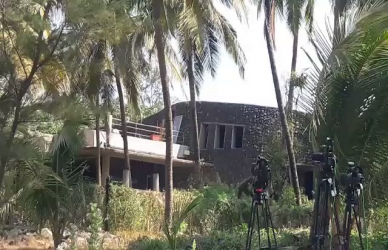 ये दीवार टुटती क्यू नही! नीरव मोदीच्या बंगल्यापुढे हरली स्फोटकं