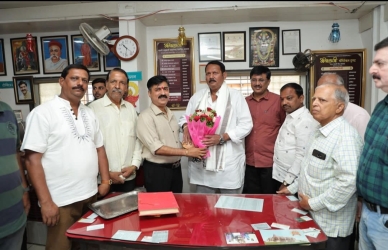 राजेंद्र चोरगे यांच्याकडून  उदयनराजेंचा सत्कार