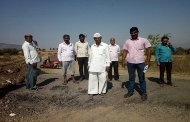 कळंभे ग्रामस्थांनी रोखले ठेकेदाराचे बिल