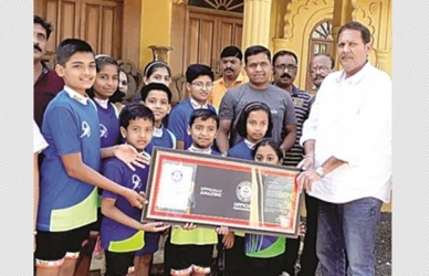 खासदार उदयनराजेंच्या हस्ते स्केटर्स खेळाडूंचा सत्कार