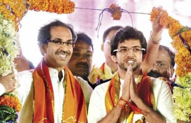 आदित्य सध्या निवडणूक लढवणार नाही – उद्धव ठाकरे