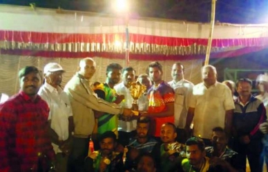मल्हारपेठ येथील राज्यस्तरीय कबड्डी स्पर्धेस उत्स्फूर्त प्रतिसाद
