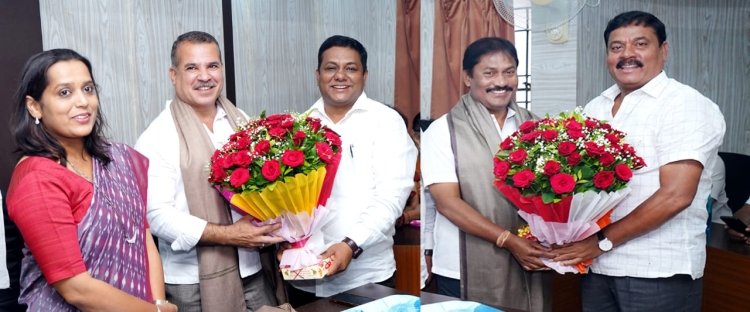 जनता सहकारी बँकेच्या चेअरमनपदी अमोल मोहिते, व्हाईस चेअरमनपदी विजय बडेकर बिनविरोध