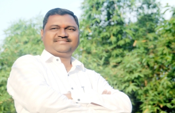 उच्चस्पद अधिकाऱ्याची केवळ चौकशीच नाहीतर अटक करावी