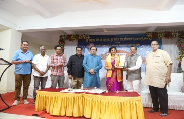 यशस्वी होण्यासाठी मेहनतीशिवाय पर्याय नाही : प्रवीण दवणे