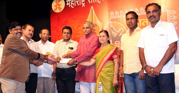 साहित्य क्षेत्राला उर्जितावस्था प्राप्त करुन देणारे व्यक्तिमत्व  